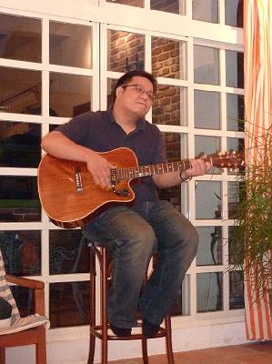 13.JPG - July 15 2010 迎新送舊(老師家)